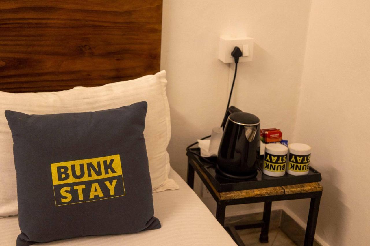 Bunkstay Coworking Hostel & Glamping Rishikesh Bagian luar foto