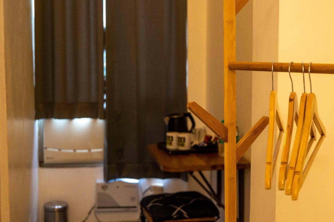 Bunkstay Coworking Hostel & Glamping Rishikesh Bagian luar foto