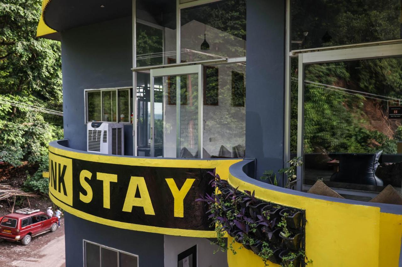 Bunkstay Coworking Hostel & Glamping Rishikesh Bagian luar foto