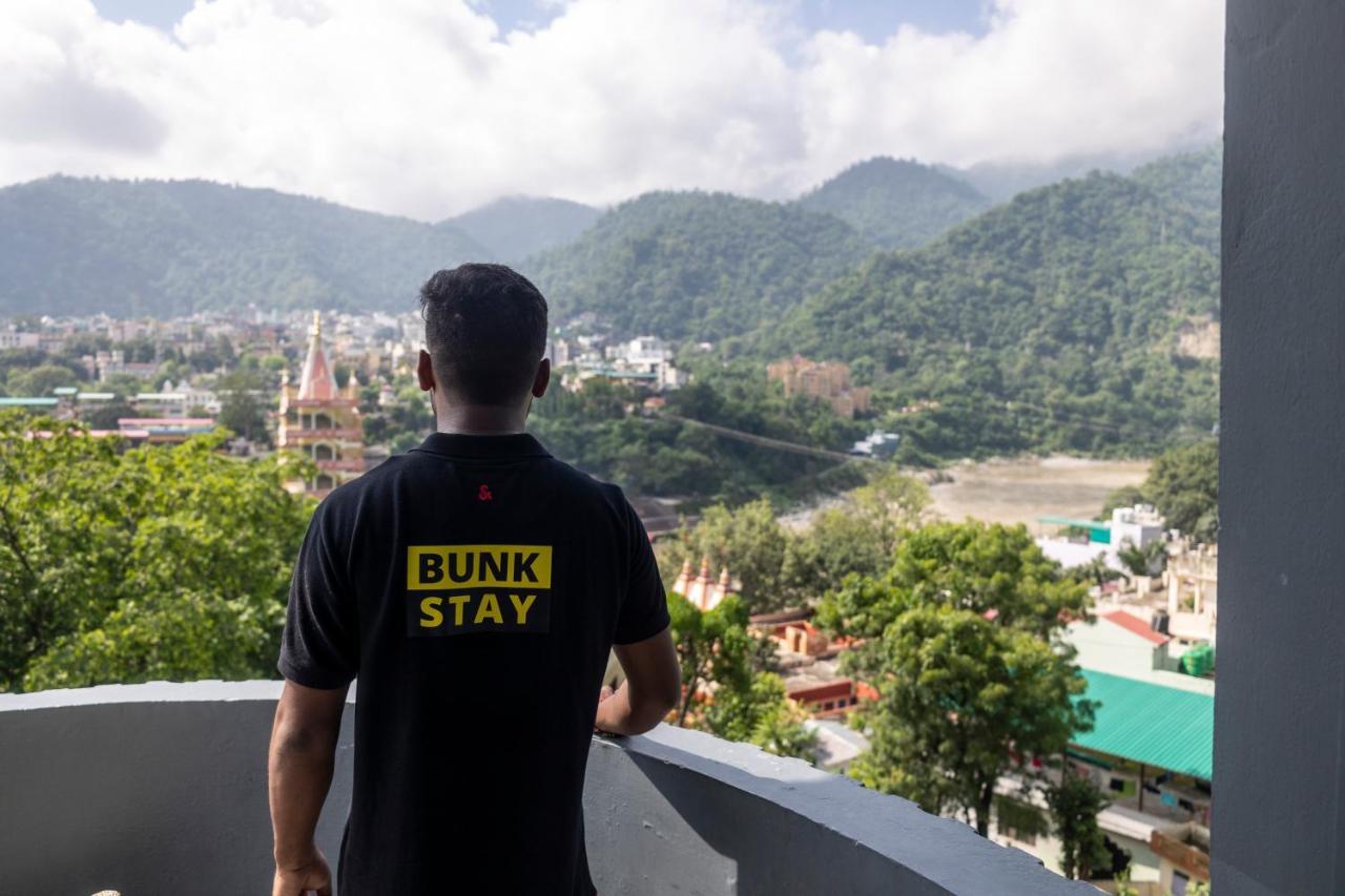 Bunkstay Coworking Hostel & Glamping Rishikesh Bagian luar foto
