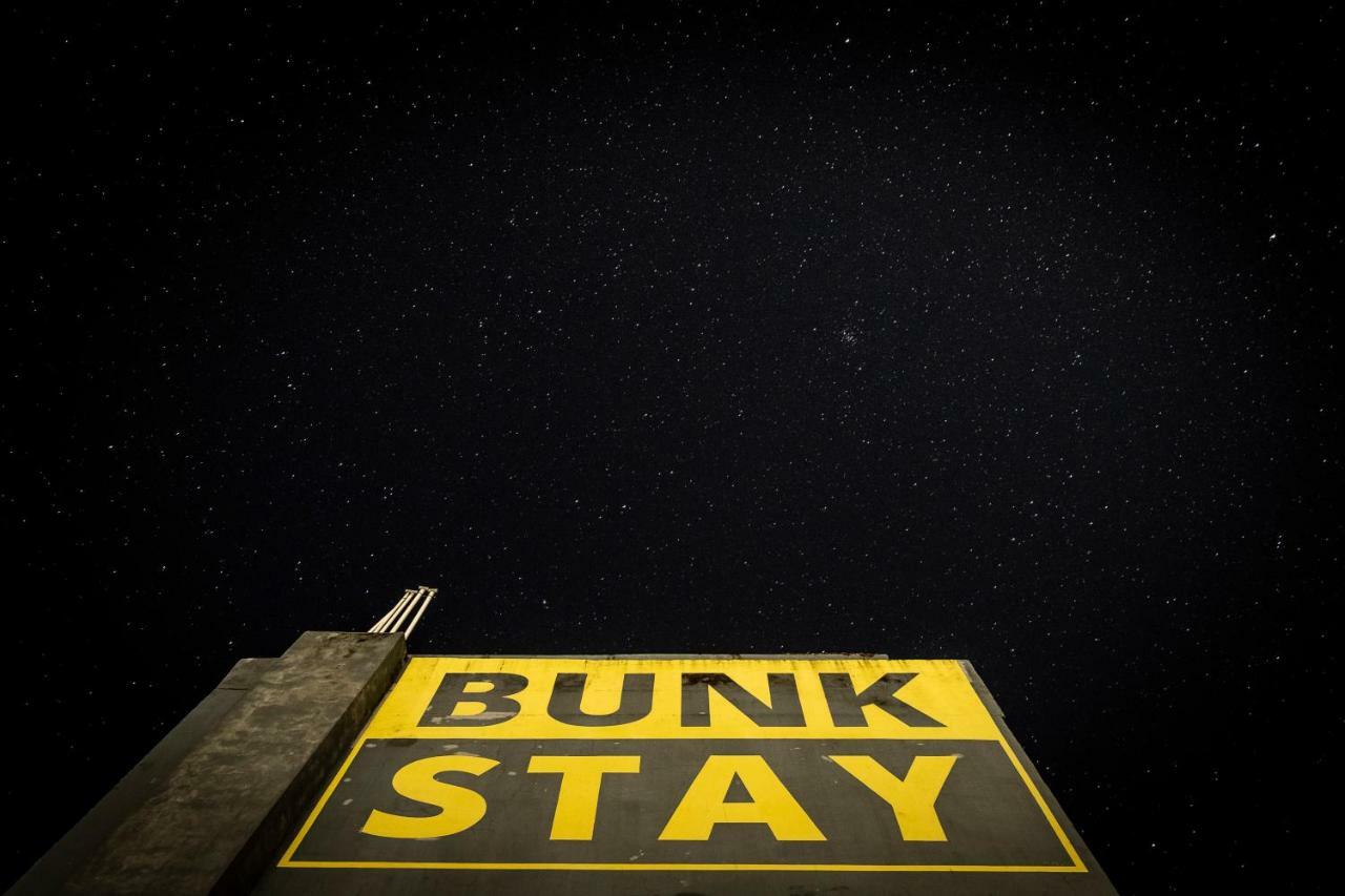Bunkstay Coworking Hostel & Glamping Rishikesh Bagian luar foto