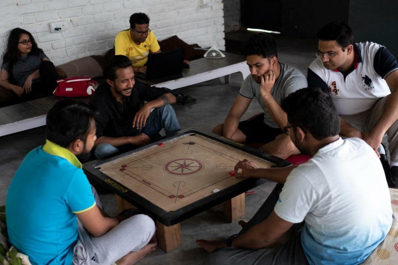 Bunkstay Coworking Hostel & Glamping Rishikesh Bagian luar foto