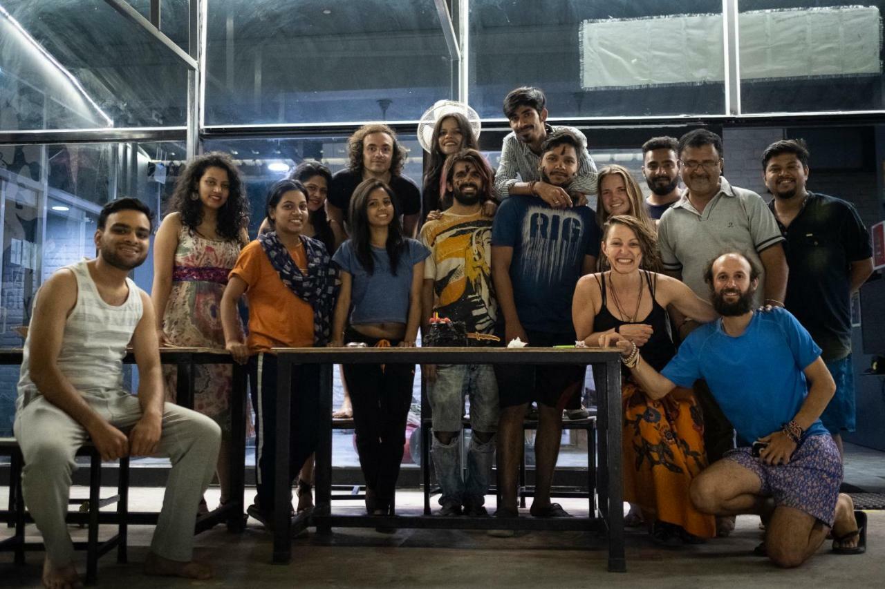 Bunkstay Coworking Hostel & Glamping Rishikesh Bagian luar foto