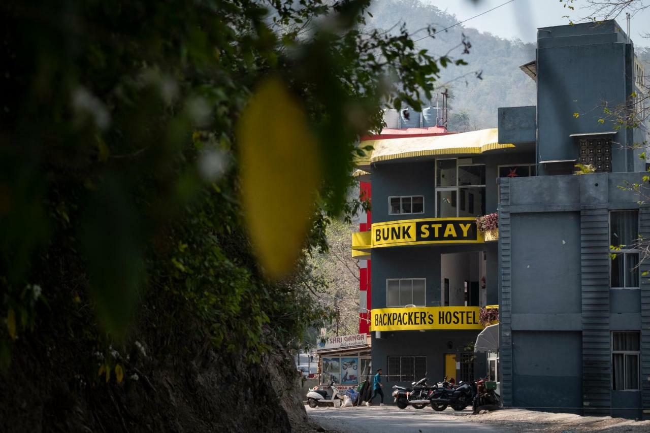 Bunkstay Coworking Hostel & Glamping Rishikesh Bagian luar foto